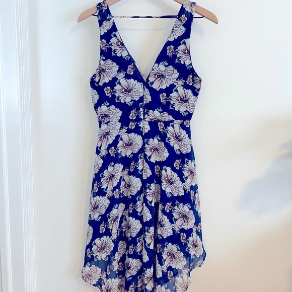 ASTR The Label Blue Floral Dress - Picture 2 of 5